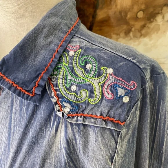 Roar ~ destined to Roar western cowgirl equestrian button down size L EC ~ - Picture 7 of 14